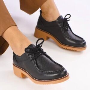 Clarks Eden Mid Lace Dark Black Leather Women’s Heel Shoes Size 7.5M